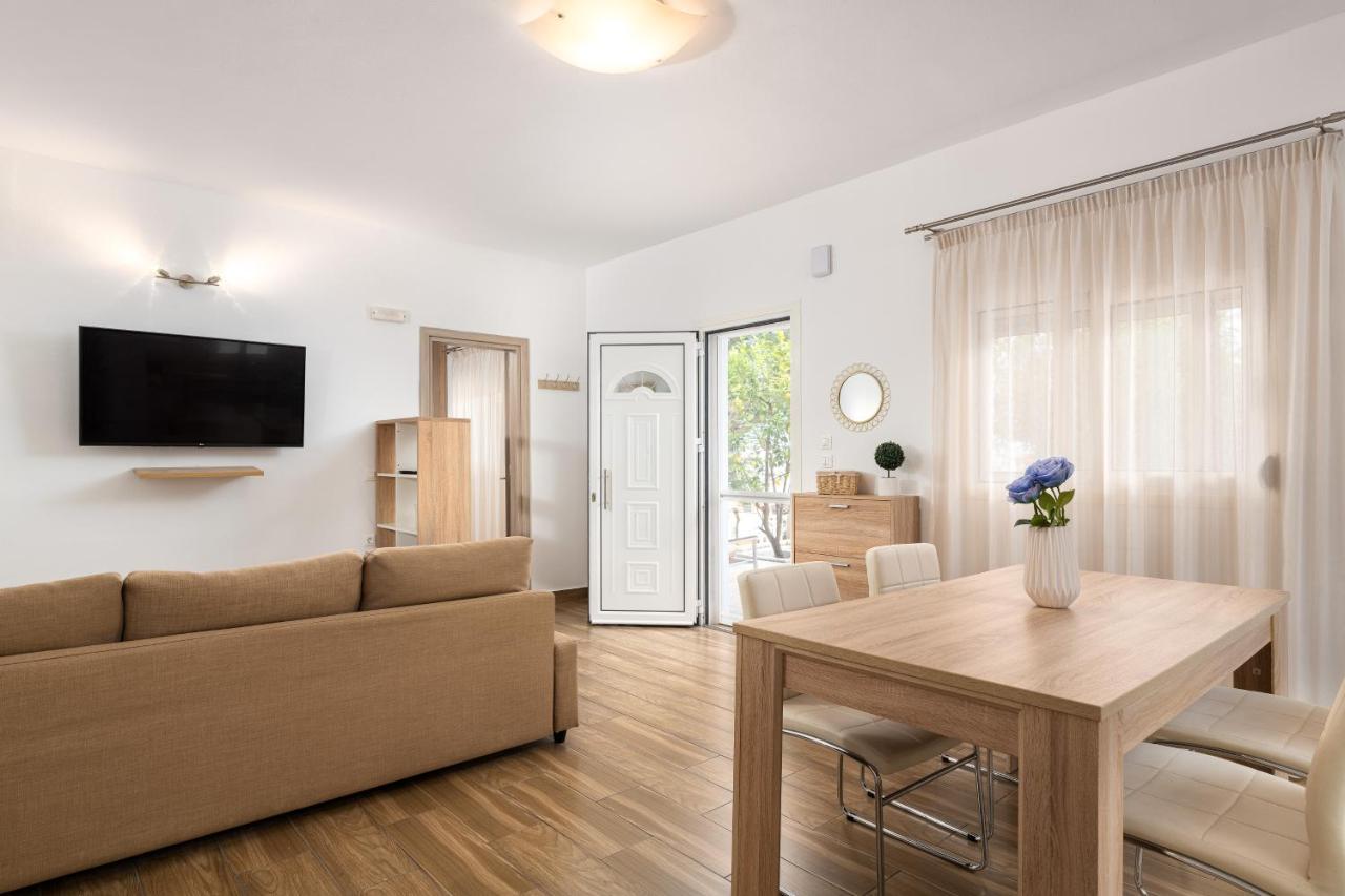 Theros Luxury Apartment 아크앤젤로스 외부 사진