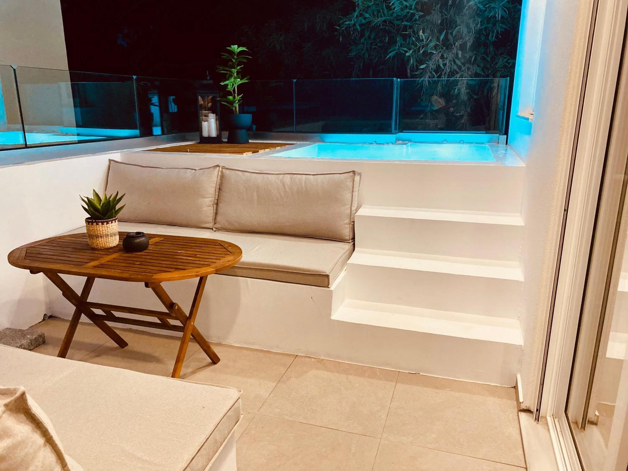 Theros Luxury Apartment 아크앤젤로스 외부 사진